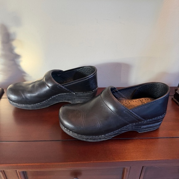 Dansko Black Professional Clogs Sz 40EU - Picture 3 of 6